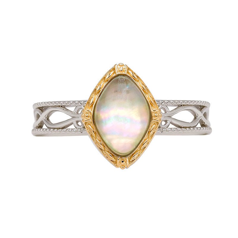 French Retro Golden Shell & Clear Quartz Ring - Crystally