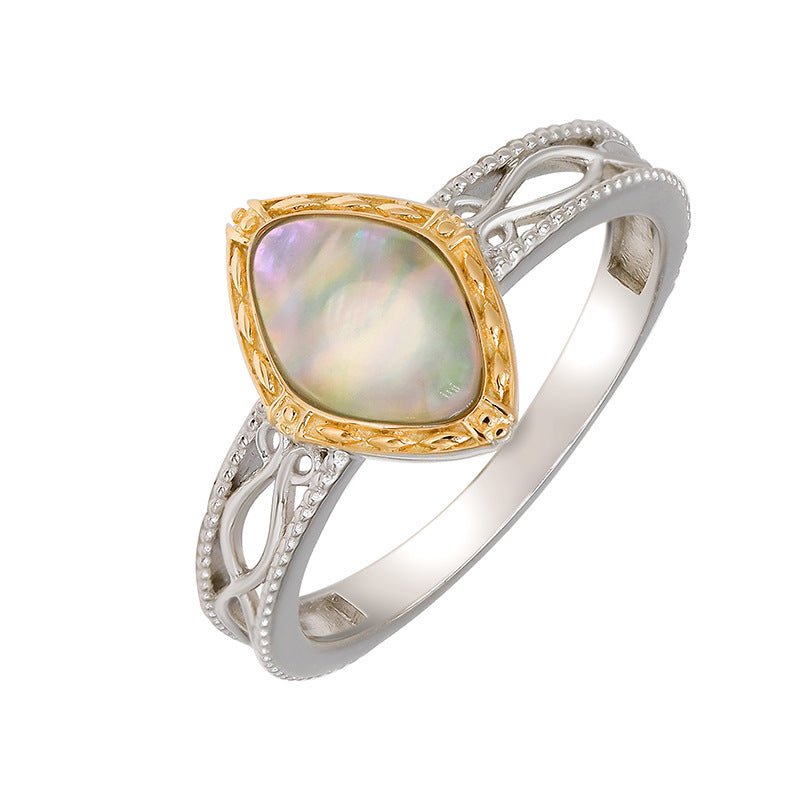 French Retro Golden Shell & Clear Quartz Ring - Crystally