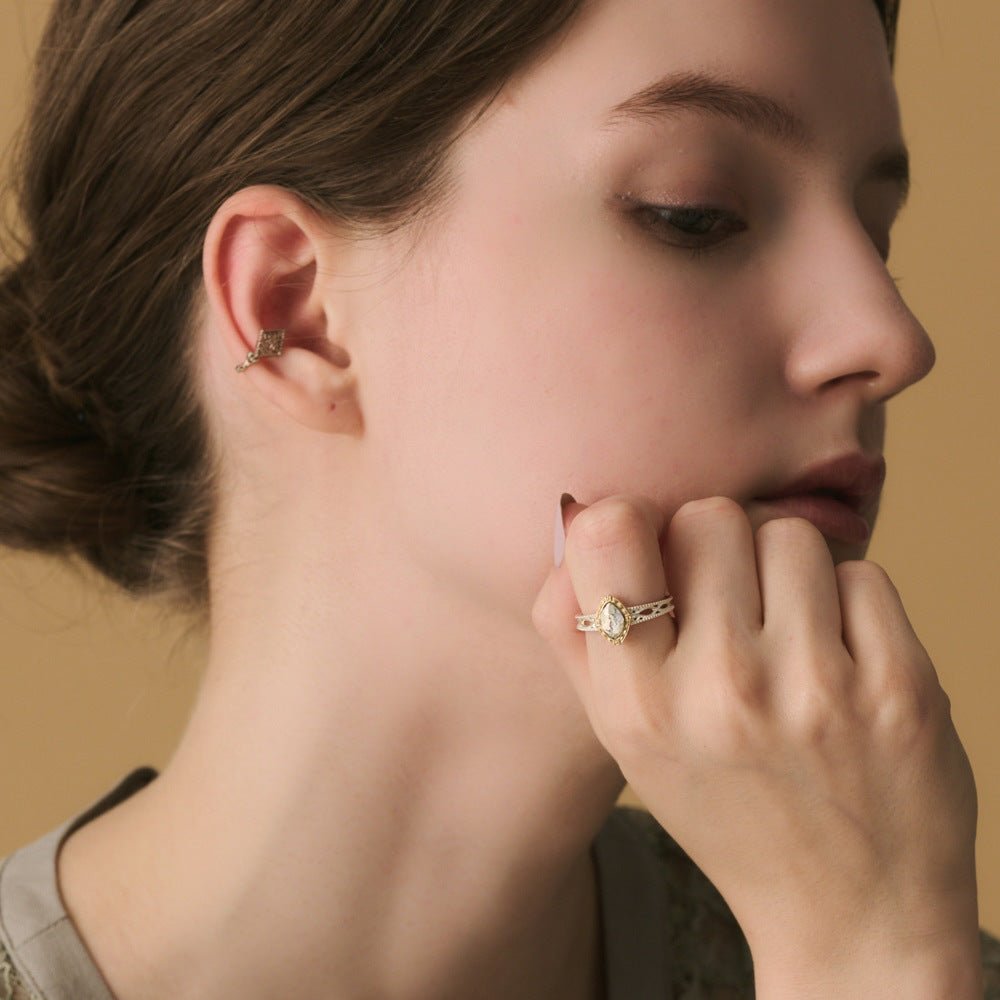 French Retro Golden Shell & Clear Quartz Ring - Crystally