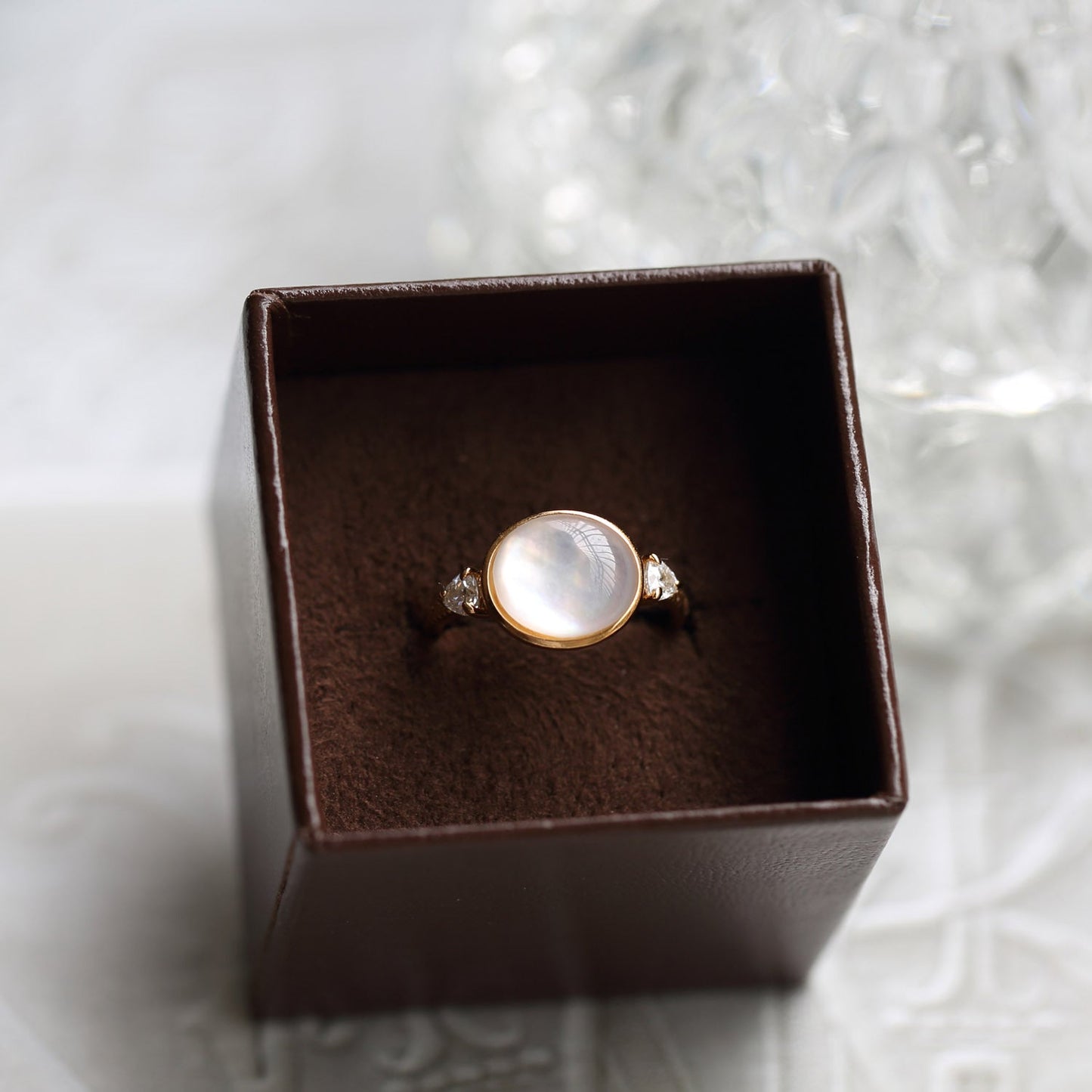 Minimalist Gradient Mother of Pearl Ring - Crystally