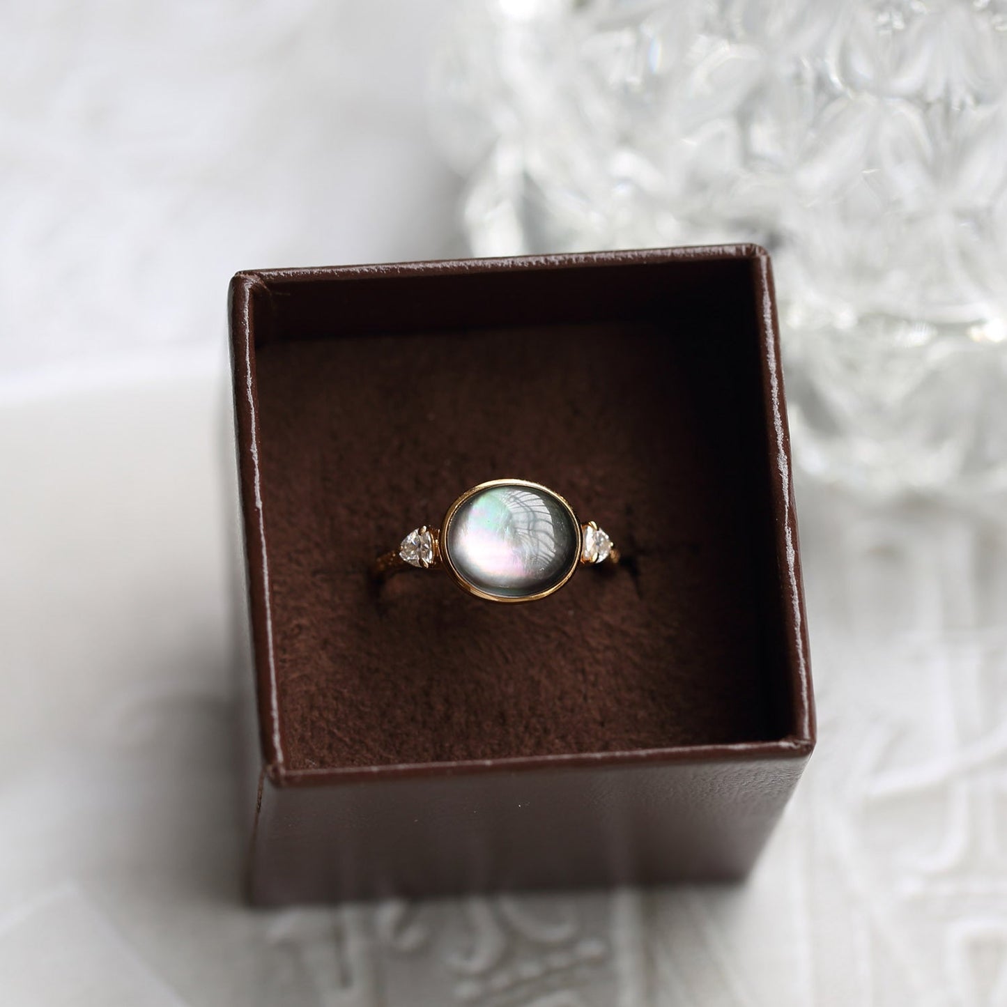 Minimalist Gradient Mother of Pearl Ring - Crystally