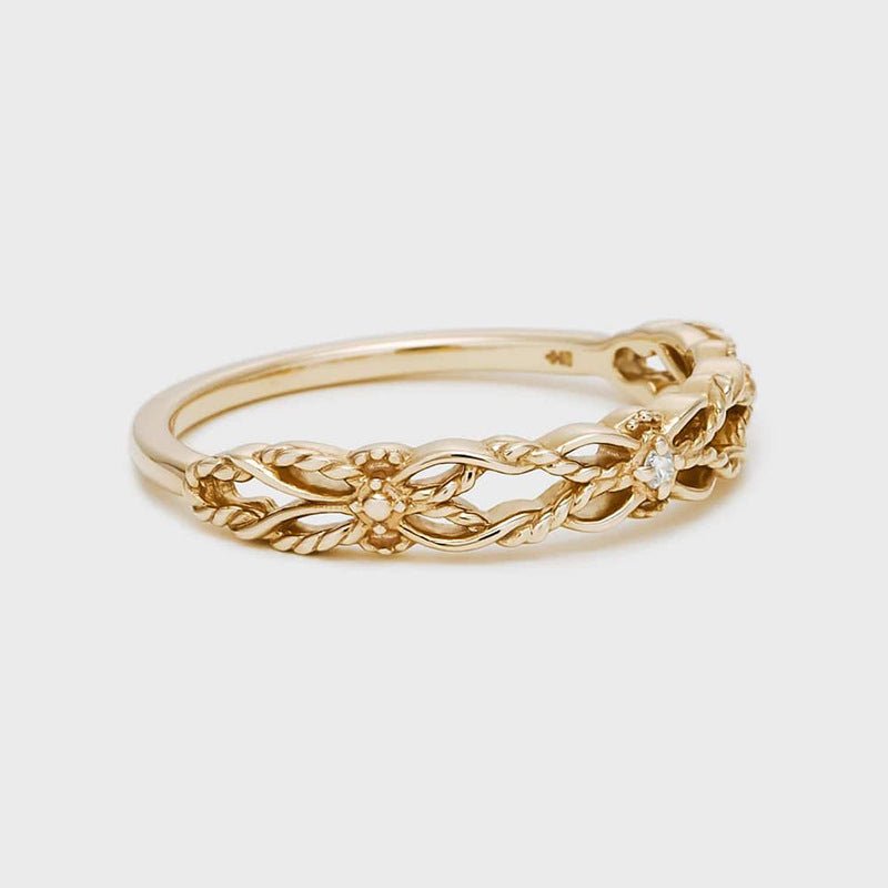 Starlight Enveloped Lace Hollow-Out Stackable Ring - Crystally